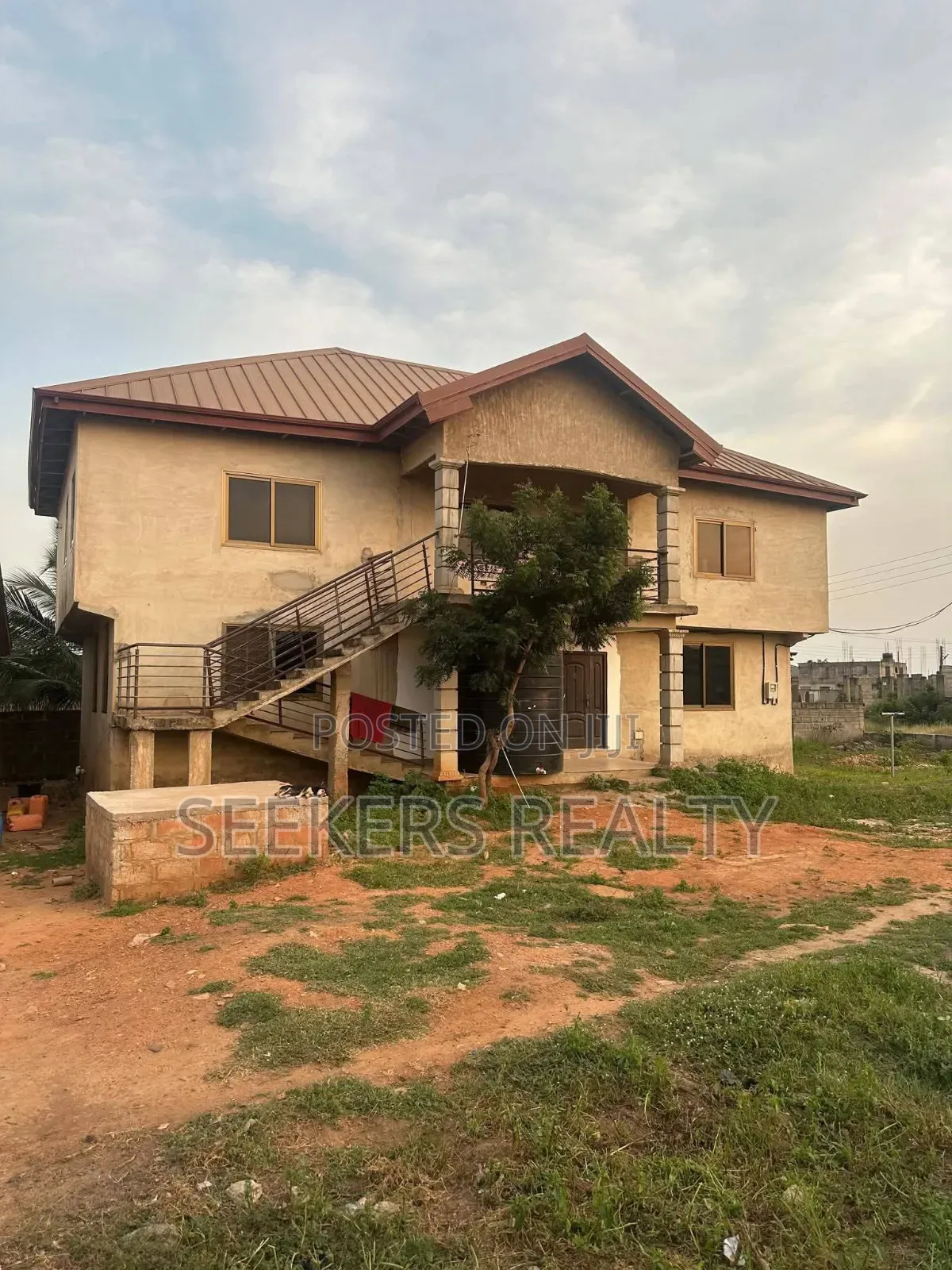 4bdrm House in Seekers, Dawhenya for sale