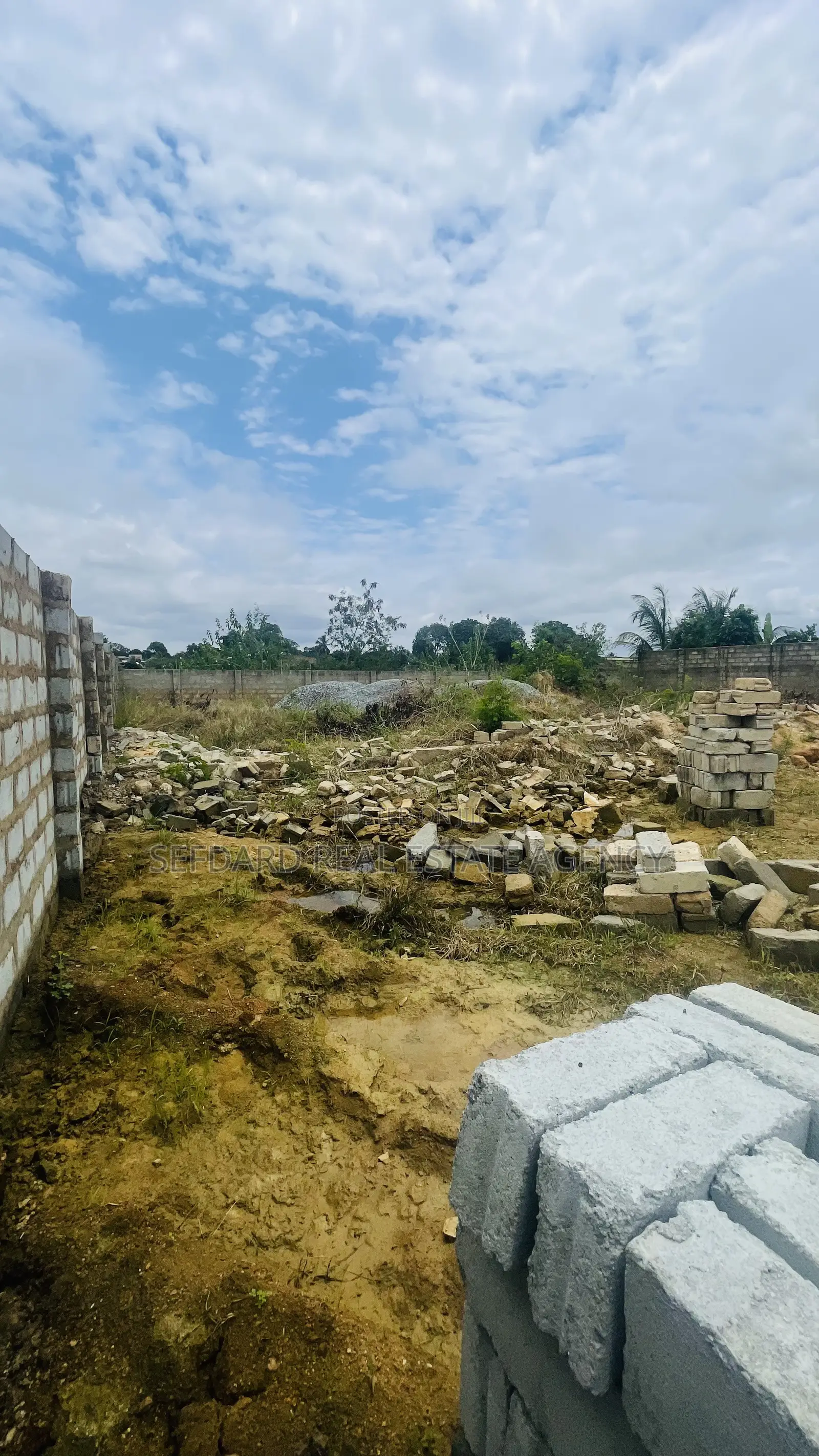 2 Plots of Titled Land for Sale – Amasaman Onyansana