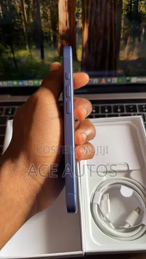 New Apple iPhone 16 128 GB Blue