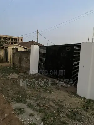 95 by 40 Ft Walled and Gated Land