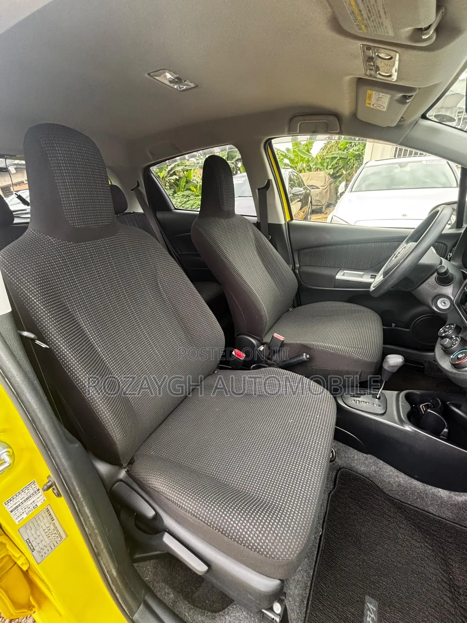 Toyota Vitz 2015 Yellow