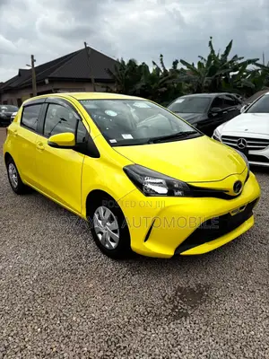 Toyota Vitz 2015 Yellow