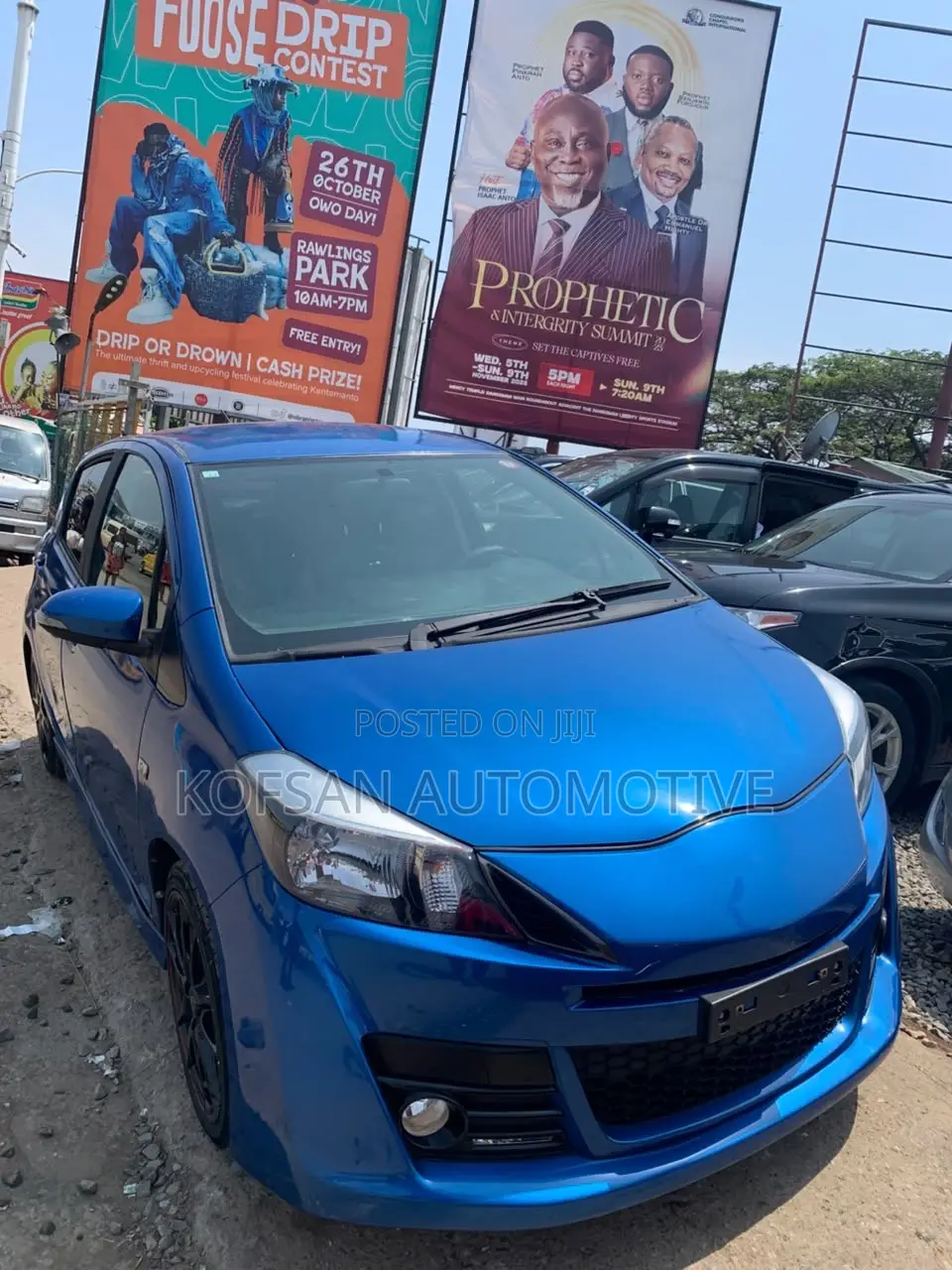 Toyota Vitz 2014 Blue