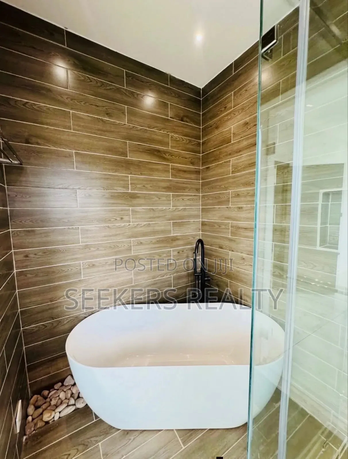 3bdrm House in Seekers Realty, Nmai-Dzorn for sale