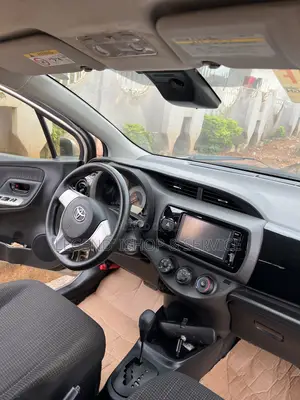 Toyota Vitz 1.3 AWD 3dr 2016 Brown