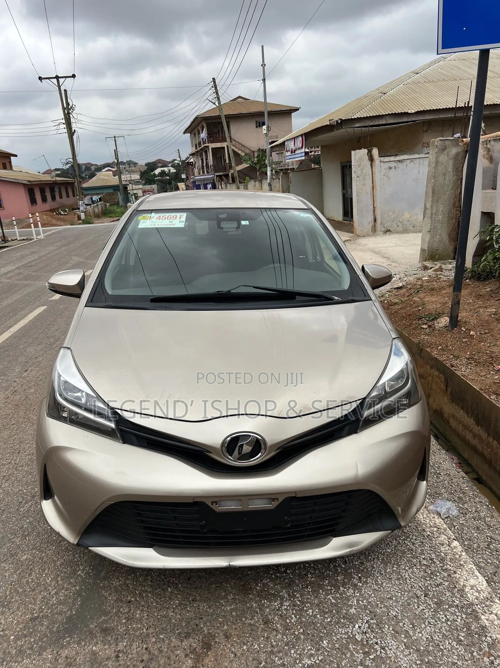Toyota Vitz 1.3 AWD 3dr 2016 Brown