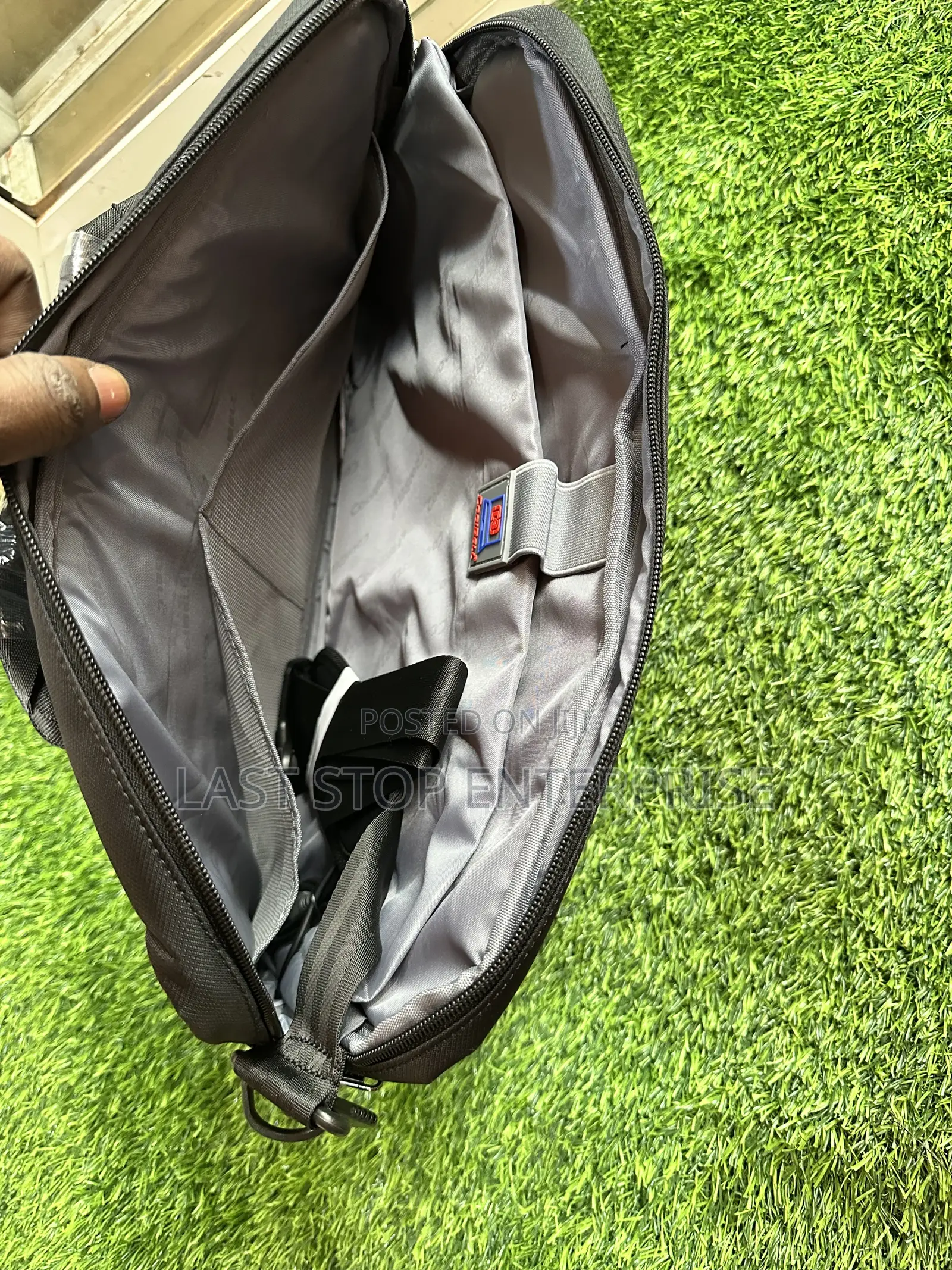 Quality and Classic 15 Inches Laptop Bag