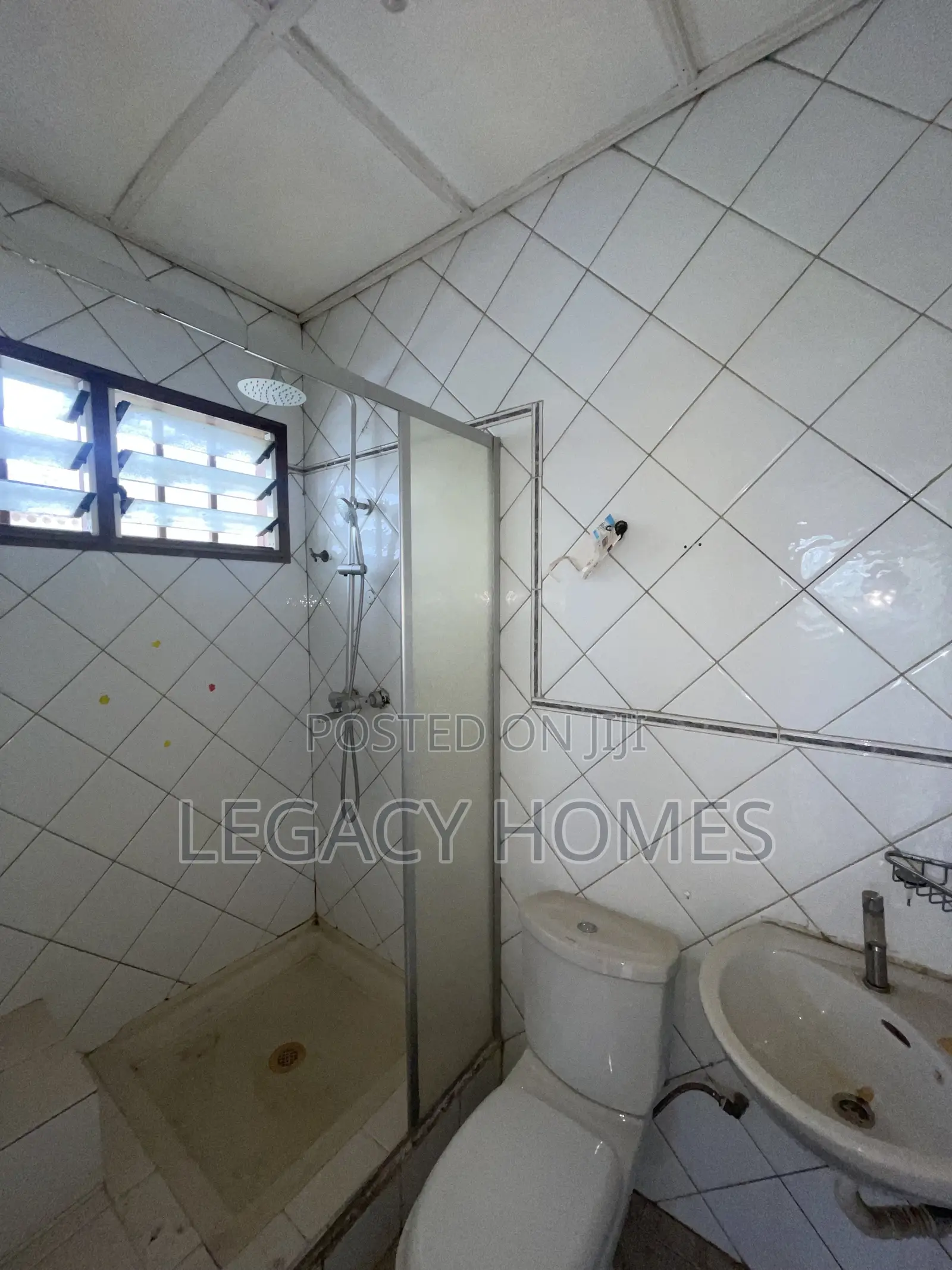 4bdrm House in Taifa, Station Area for rent
