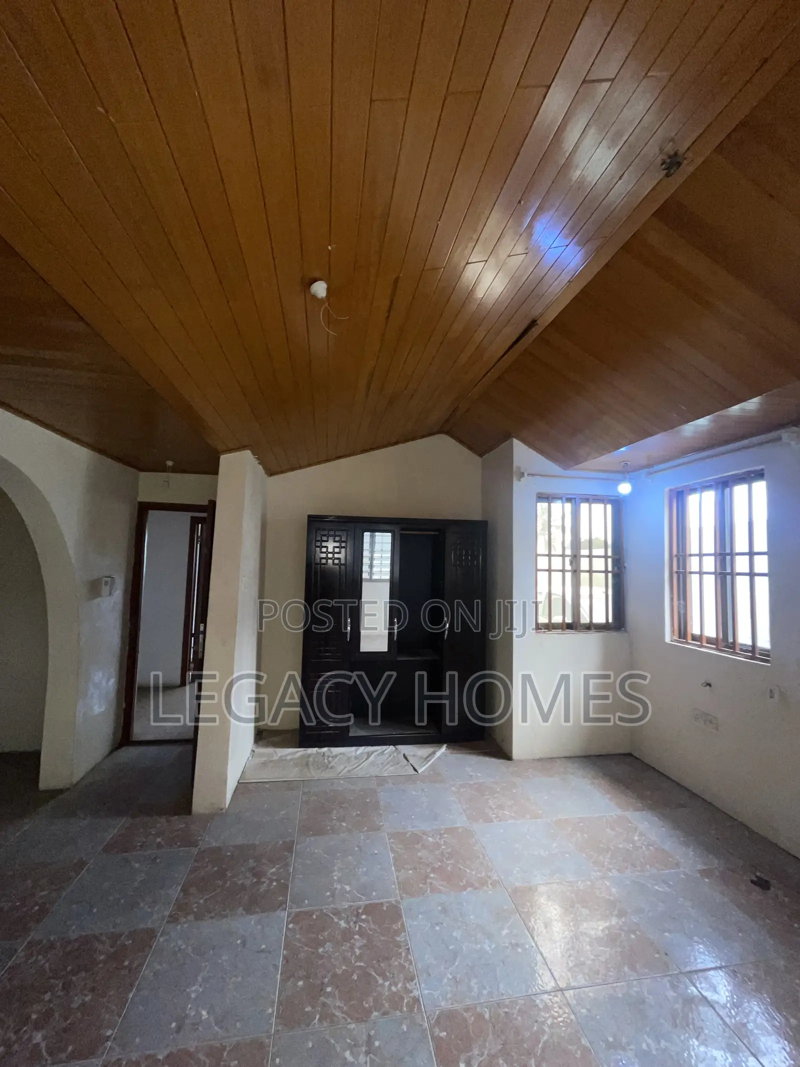 4bdrm House in Taifa, Station Area for rent