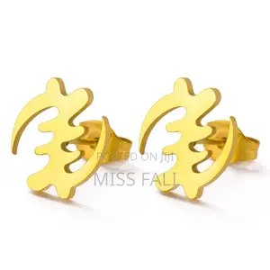 Sculpted Muse Gold Studs