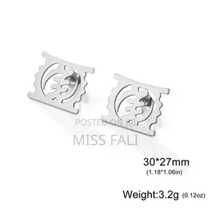 Sculpted Frame Studs