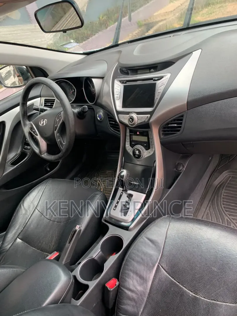 Hyundai Elantra 2013 Silver