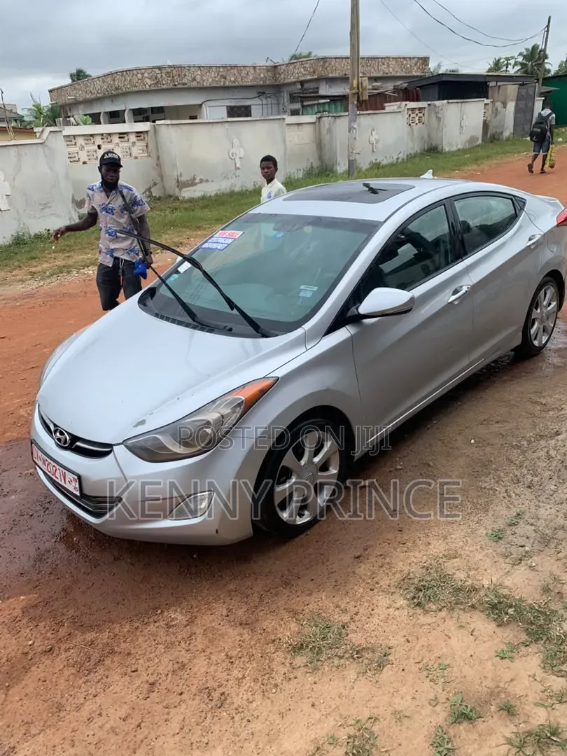 Hyundai Elantra 2013 Silver