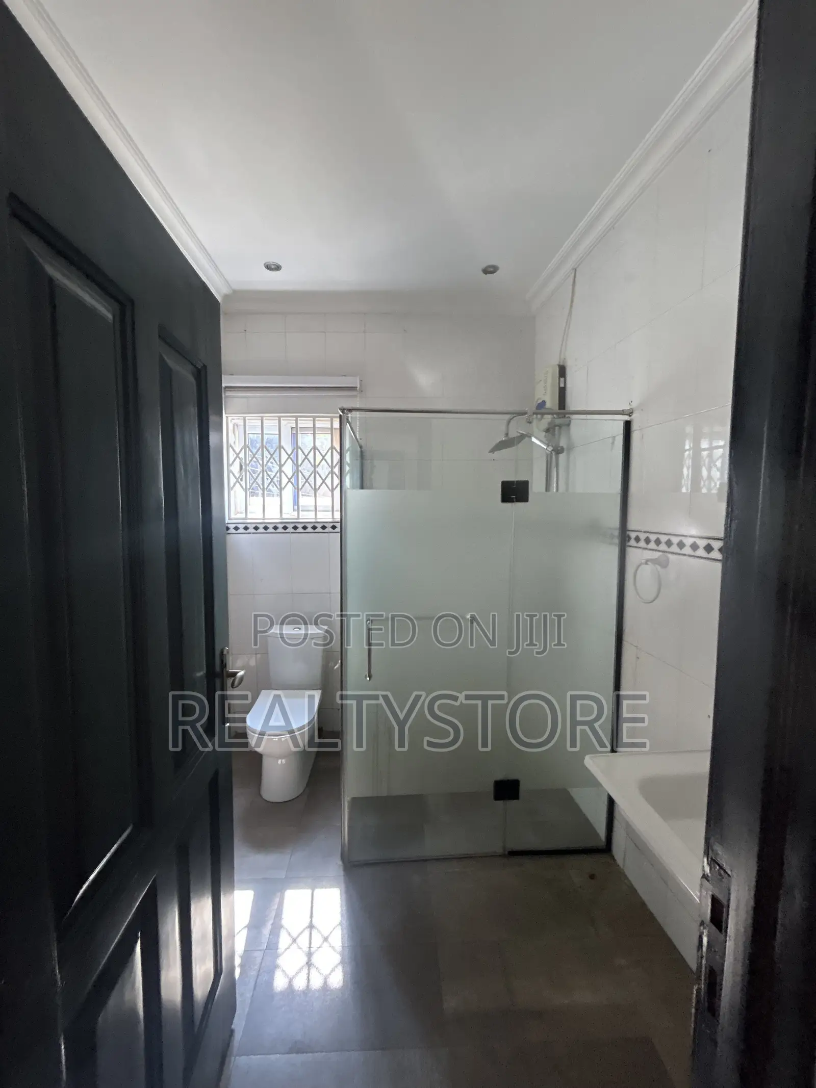 5bdrm House in Realtor Store, Accra Metropolitan for rent
