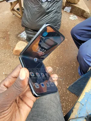 Motorola Razr 2024 256 GB Blue