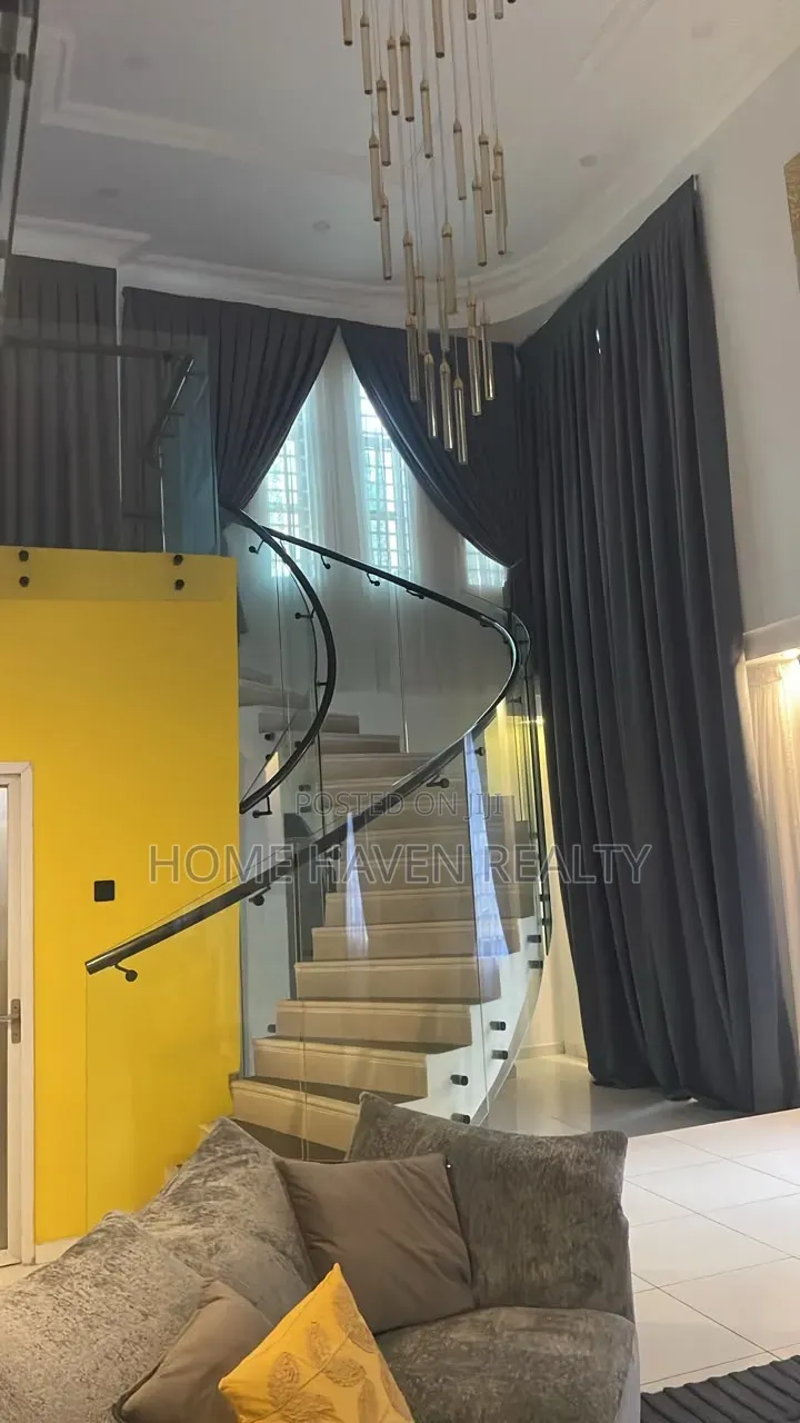 Furnished 4bdrm House in 7 Days Top Hill, Ofankor for sale