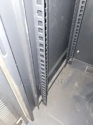 4-Post 15U Wall Mount Network Cabinet Wall-Mounted Server GlassRack