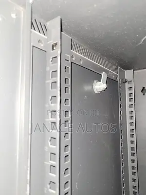 4-Post 15U Wall Mount Network Cabinet Wall-Mounted Server GlassRack
