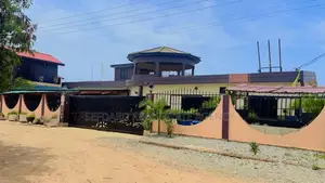 10-Bedroom Guesthouse for Sale – Macarthy Hill