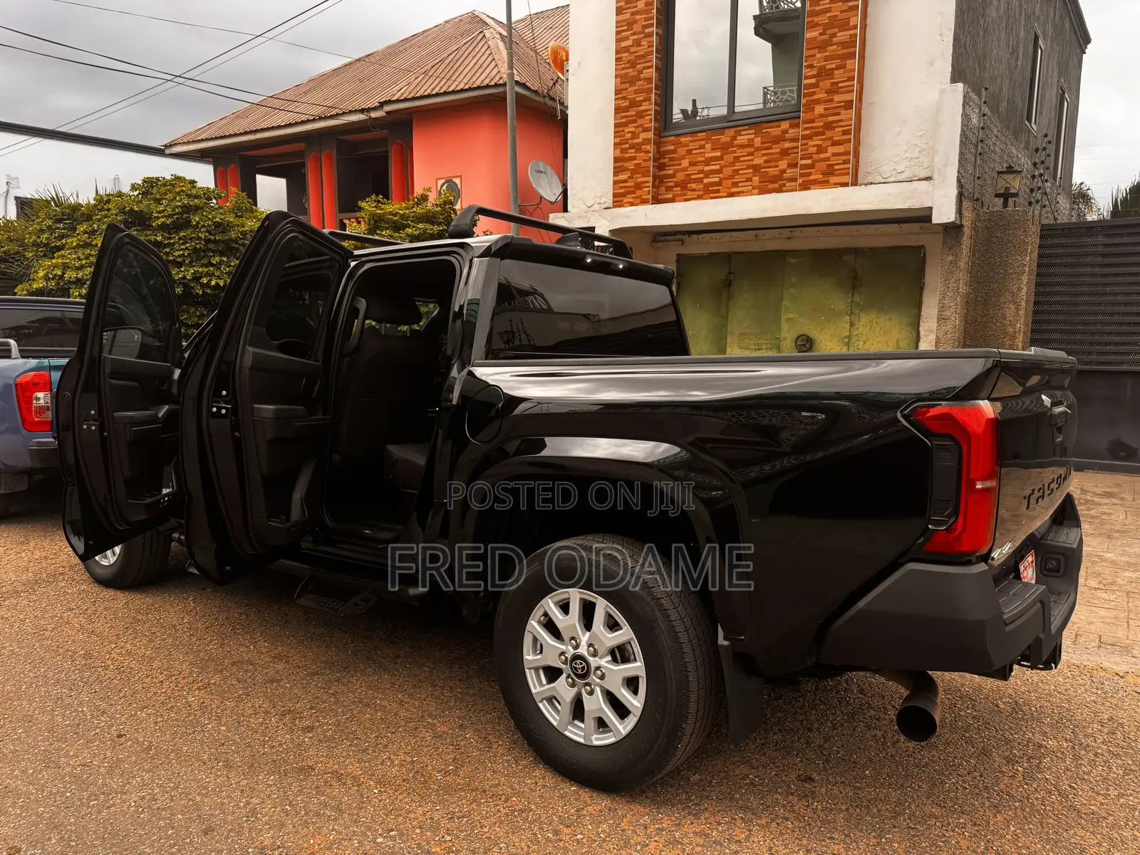 Toyota Tacoma 2024 Black