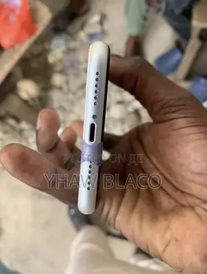 Apple iPhone XR 128 GB White
