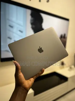 Laptop Apple MacBook Air 2020 16GB Intel Core i7 SSD 512GB