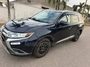 Mitsubishi Outlander 2019 Blue