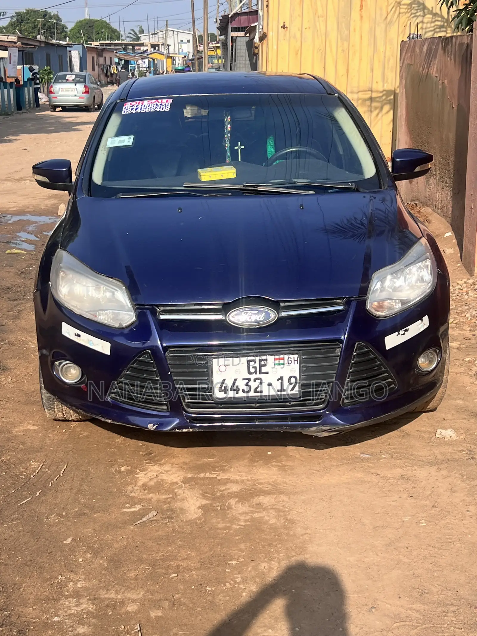 Ford Focus SE 4dr Hatchback (2.0L 4cyl 5M) 2014 Blue
