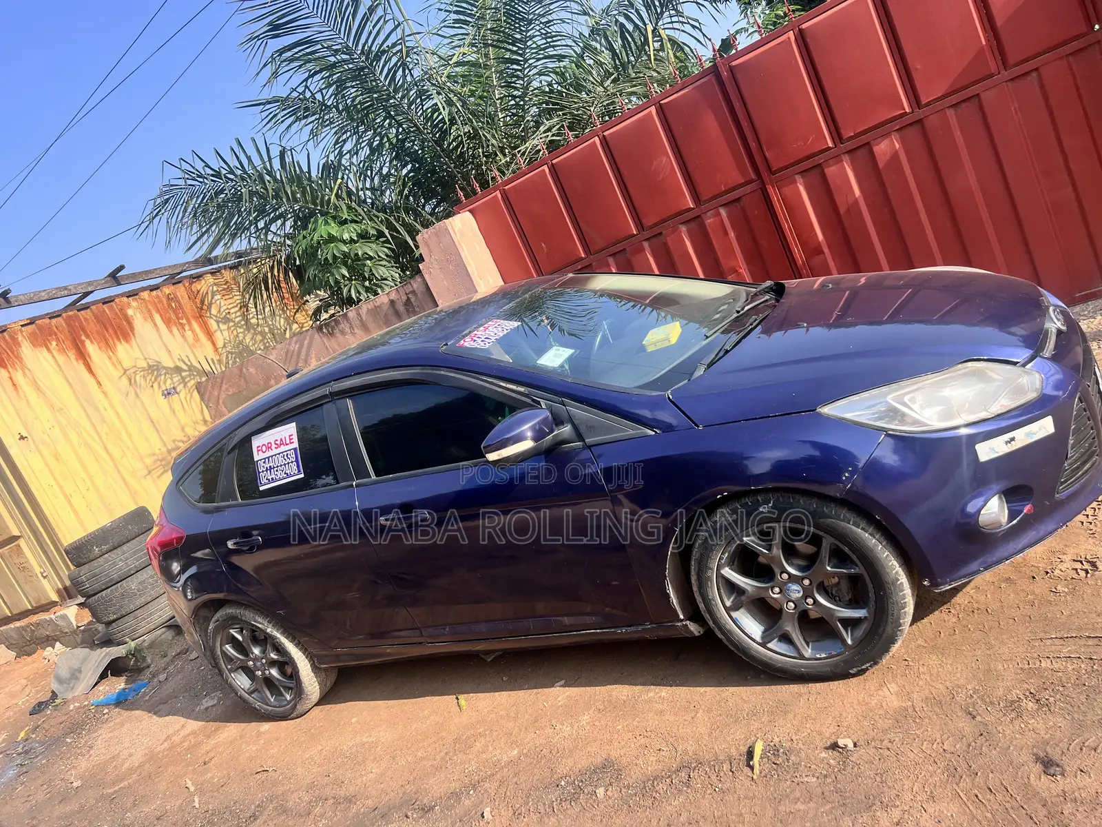 Ford Focus SE 4dr Hatchback (2.0L 4cyl 5M) 2014 Blue