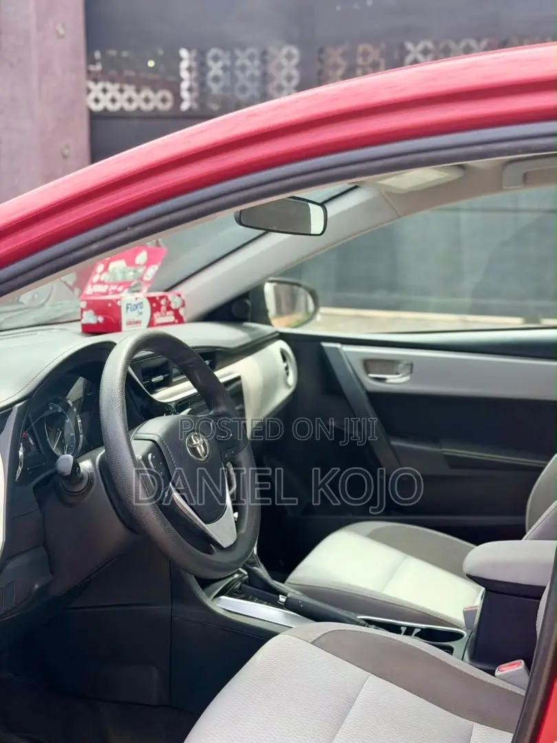 Toyota Corolla LE Eco (1.8L 4cyl 2A) 2019 Red