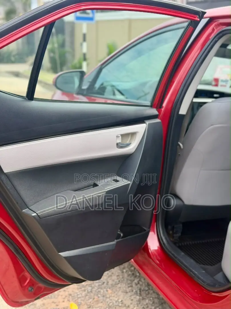Toyota Corolla LE Eco (1.8L 4cyl 2A) 2019 Red