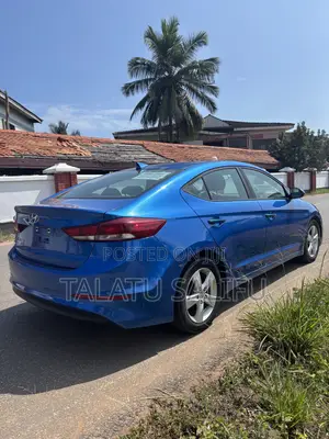 Hyundai Elantra SE Sedan FWD (2.0L 4cyl 6M) 2017 Blue