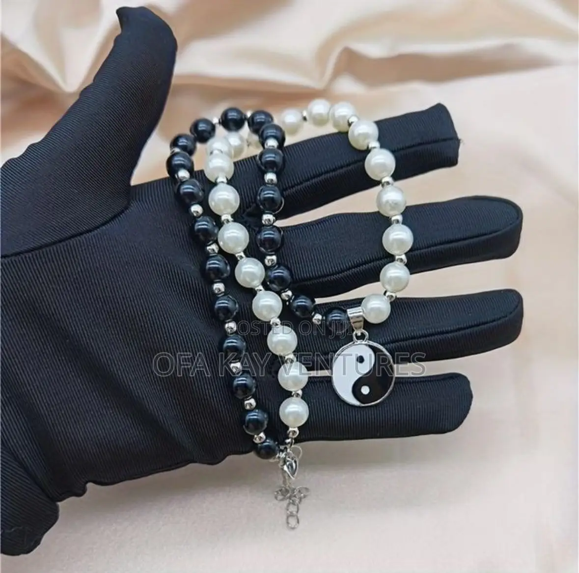 Ying Yang Necklace Black/White