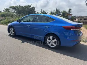 Hyundai Elantra SE Sedan FWD (2.0L 4cyl 6M) 2017 Blue