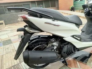 Yamaha Majesty 2023 White