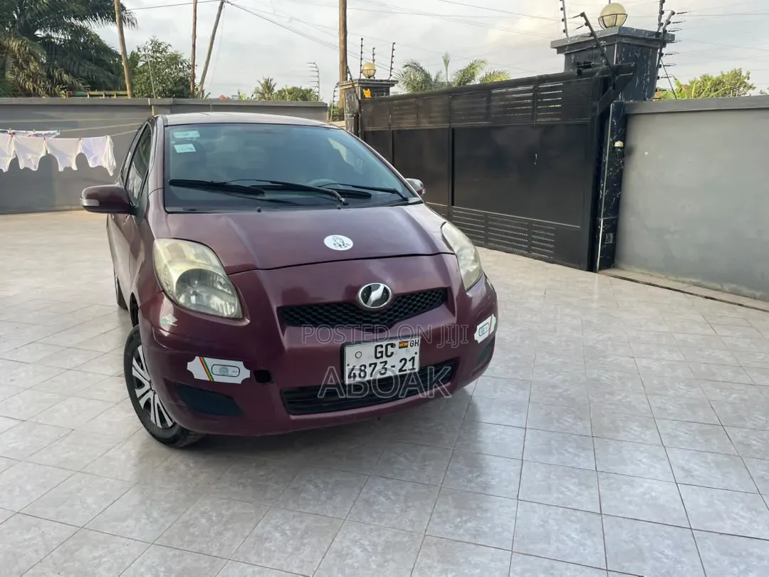 Toyota Vitz 2010 Brown