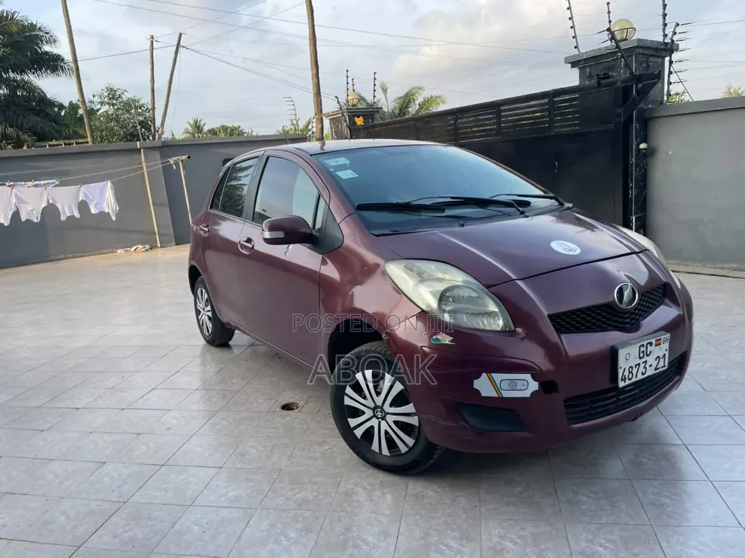 Toyota Vitz 2010 Brown