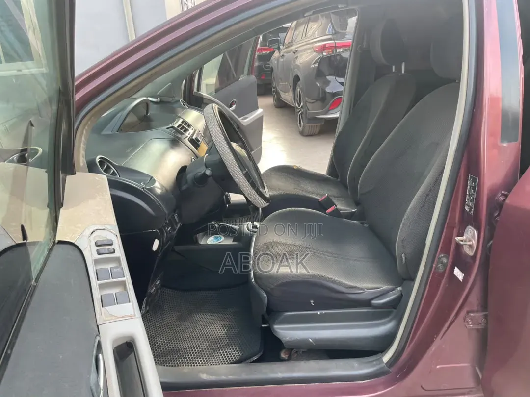 Toyota Vitz 2010 Brown