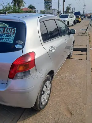 Toyota Vitz 2009 Gray