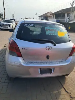 Toyota Vitz 2009 Gray