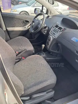 Toyota Vitz 2009 Gray