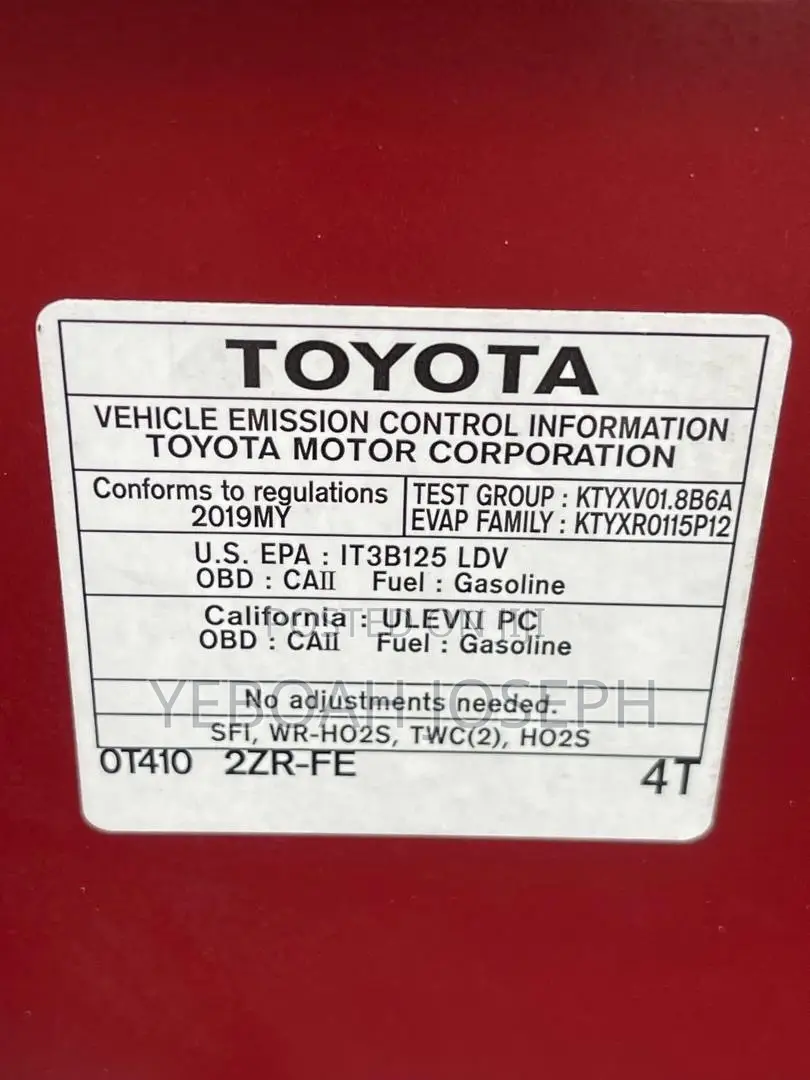 Toyota Corolla XLE (1.8L 4cyl 2A) 2019 Red