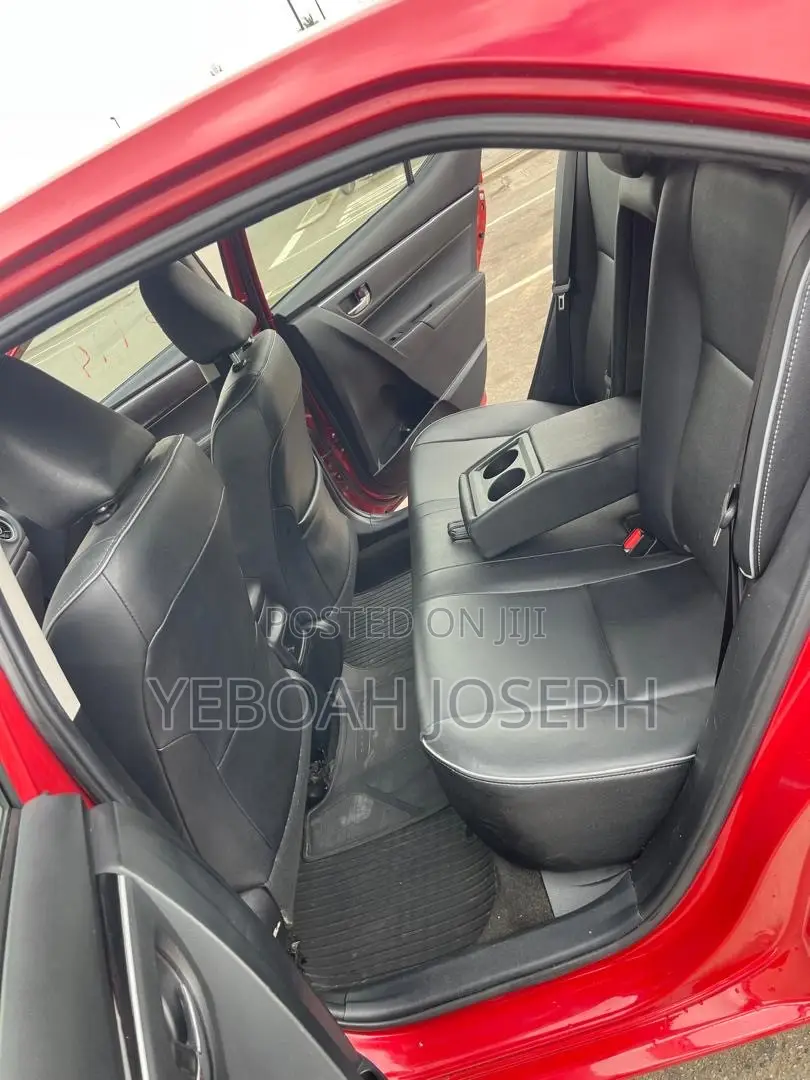 Toyota Corolla XLE (1.8L 4cyl 2A) 2019 Red