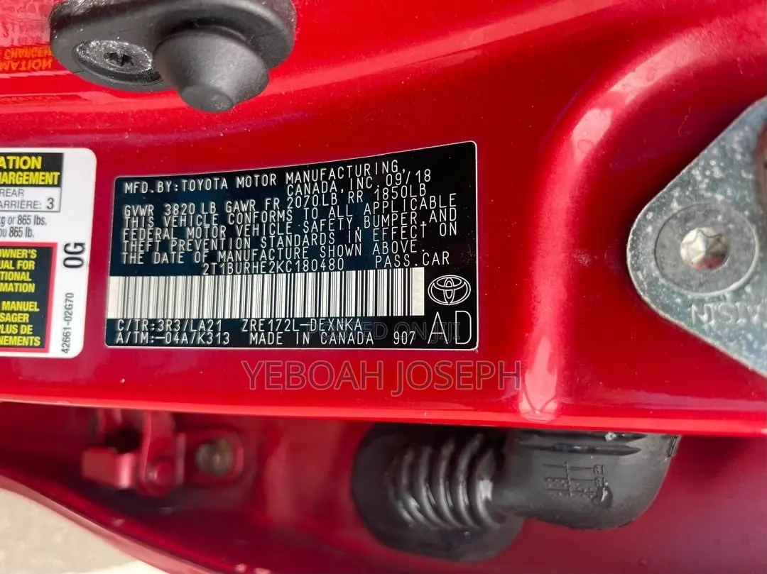 Toyota Corolla XLE (1.8L 4cyl 2A) 2019 Red