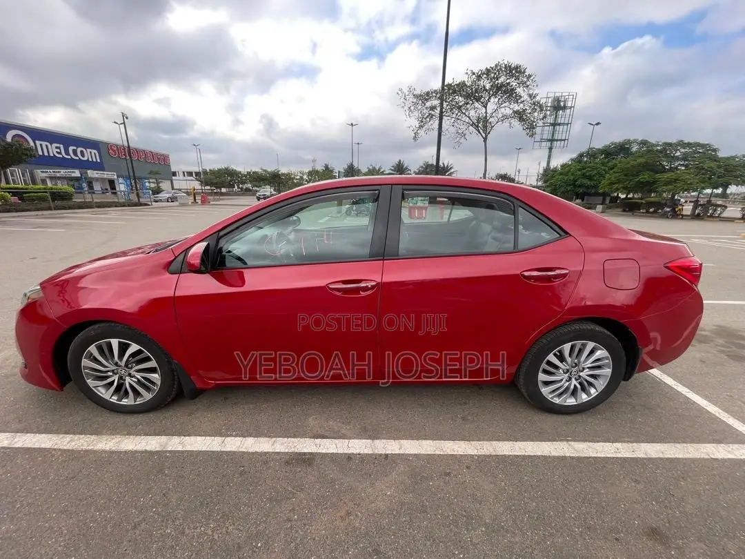 Toyota Corolla XLE (1.8L 4cyl 2A) 2019 Red