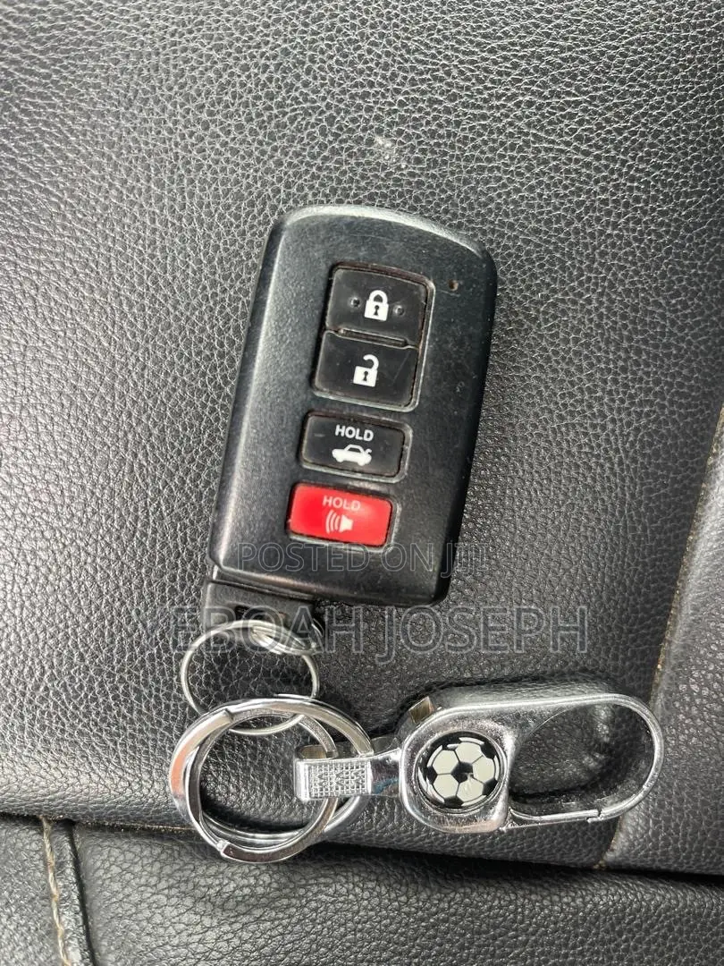 Toyota Corolla XLE (1.8L 4cyl 2A) 2019 Red