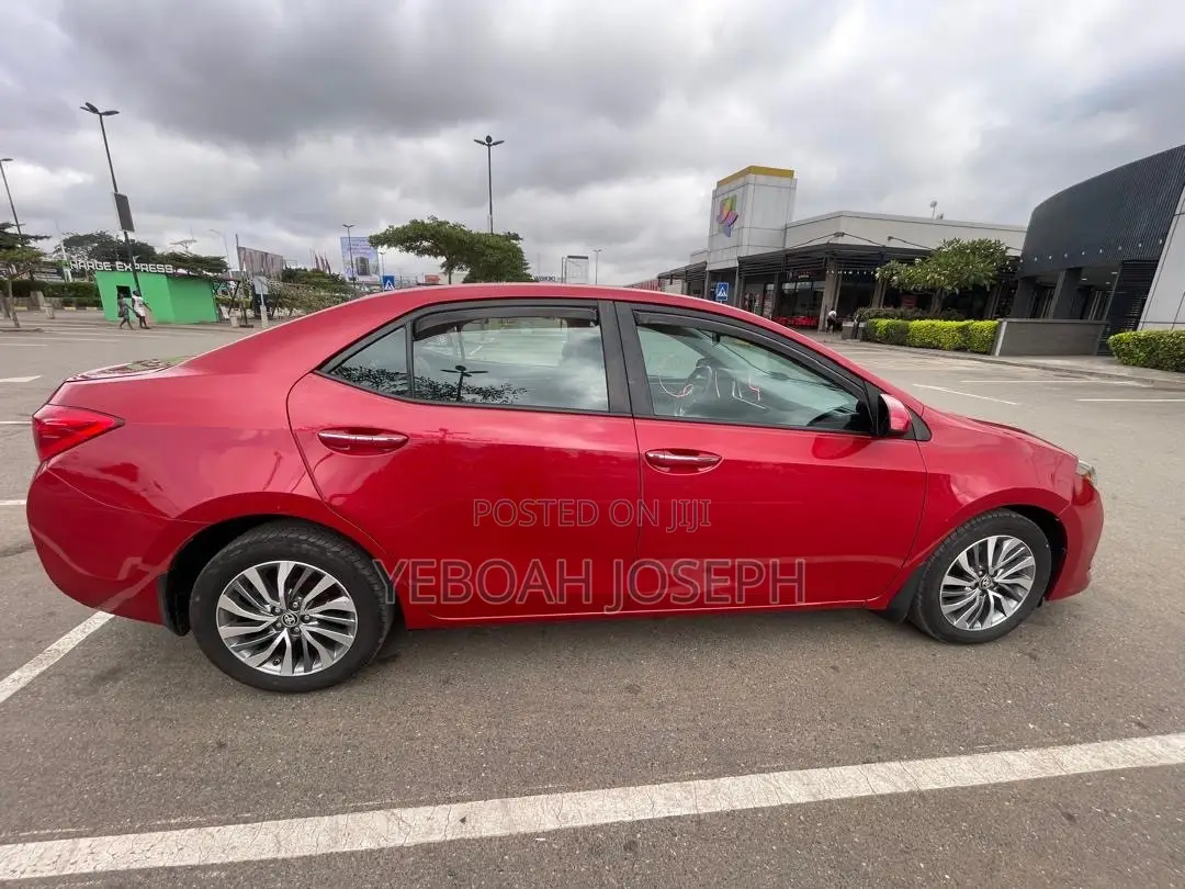 Toyota Corolla XLE (1.8L 4cyl 2A) 2019 Red