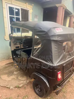 Bajaj RE 2019 Black