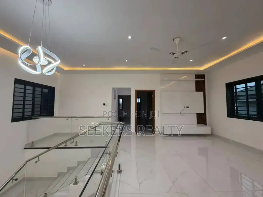 4bdrm House in Seekers Realty, School Junction for sale