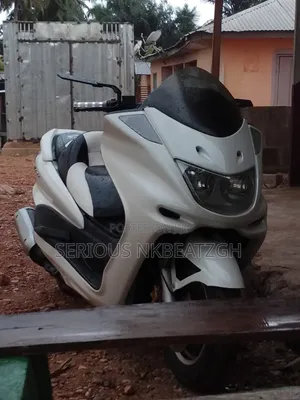 Yamaha Majesty 2017 White